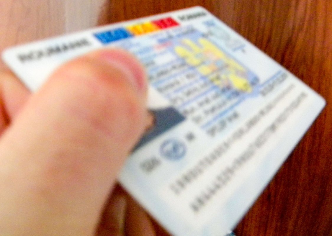 Un nou format pentru cărţile de identitate 409
