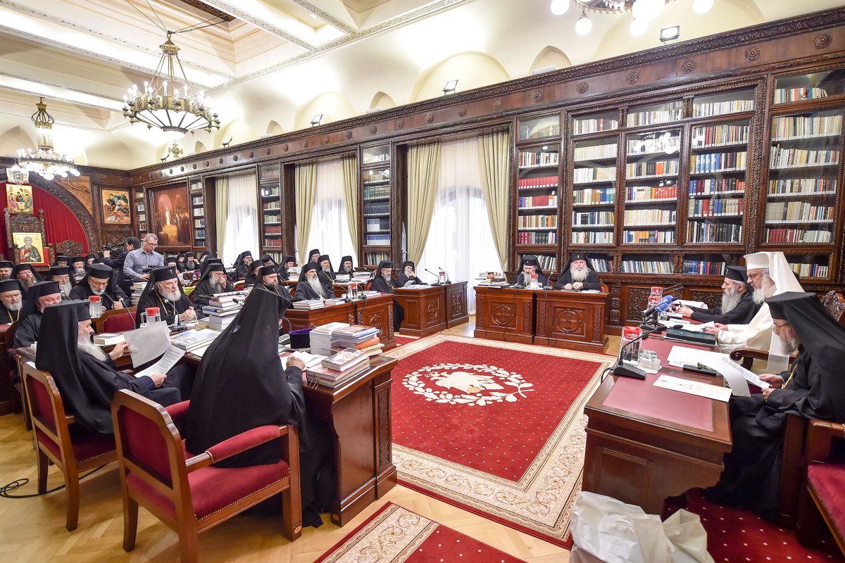 Ierarhii Bisericii Ortodoxe Române s-au întâlnit la București 335