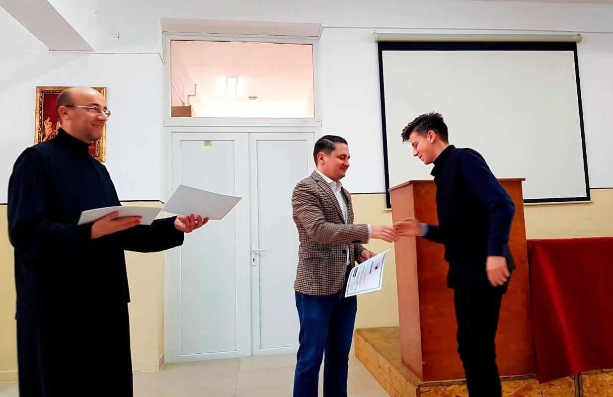 Liceul Ortodox „Episcop Roman Ciorogariu” vizitat de un europarlamentar 364