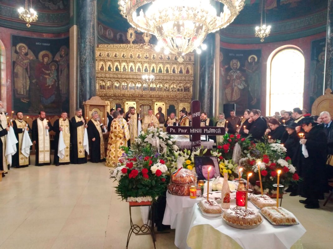 Părintele profesor Mihai Plătică (1932-2019), un preot erudit și un dascăl iubit 341