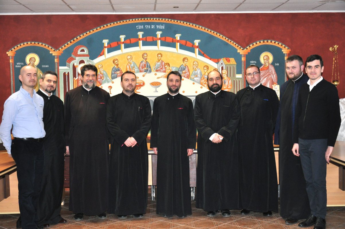 Întâlnire a preoților implicați în proiectul „Alege școala!” 277