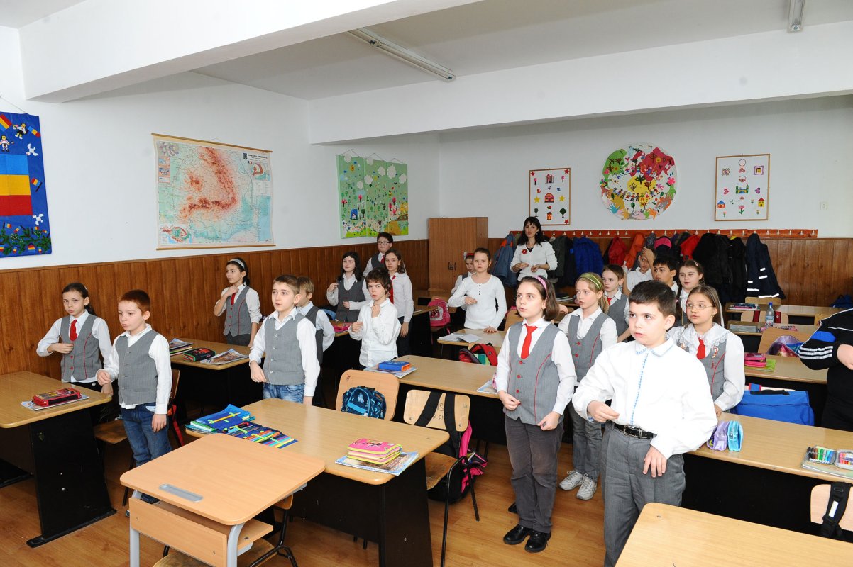 Rugăciunea - între comuniune cu Dumnezeu și moment al lecţiei de religie 285