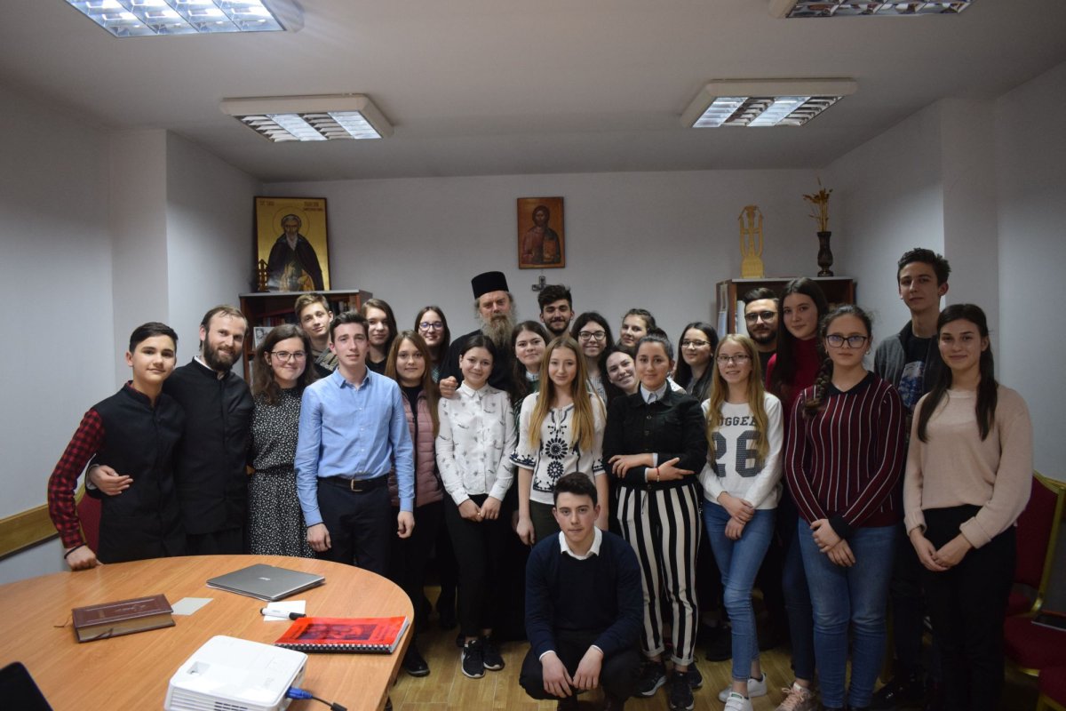 Seară duhovnicească a „prietenilor Sfinţilor Trei Ierarhi” 253