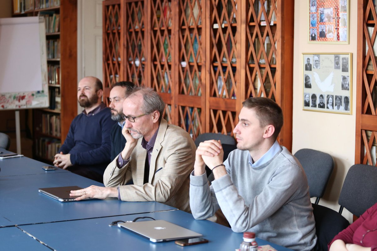 Conferință la Sibiu despre comunicarea religioasă și societatea modernă 185