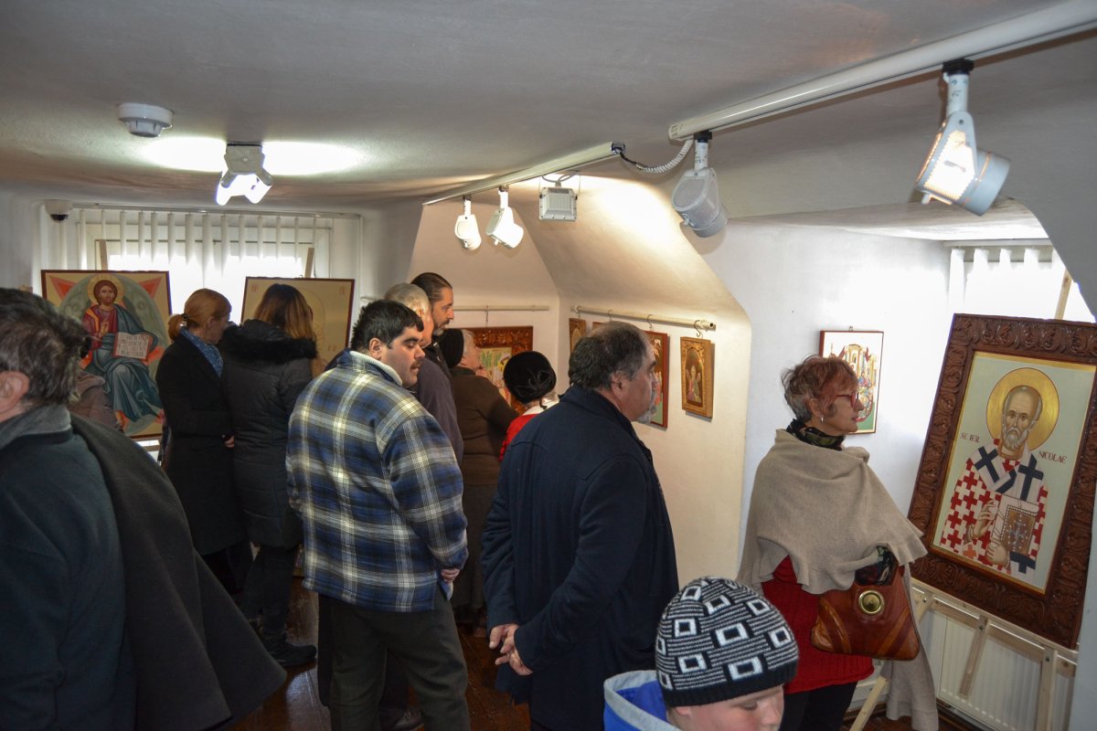 Expoziţie de icoane pe lemn la Câmpina 29