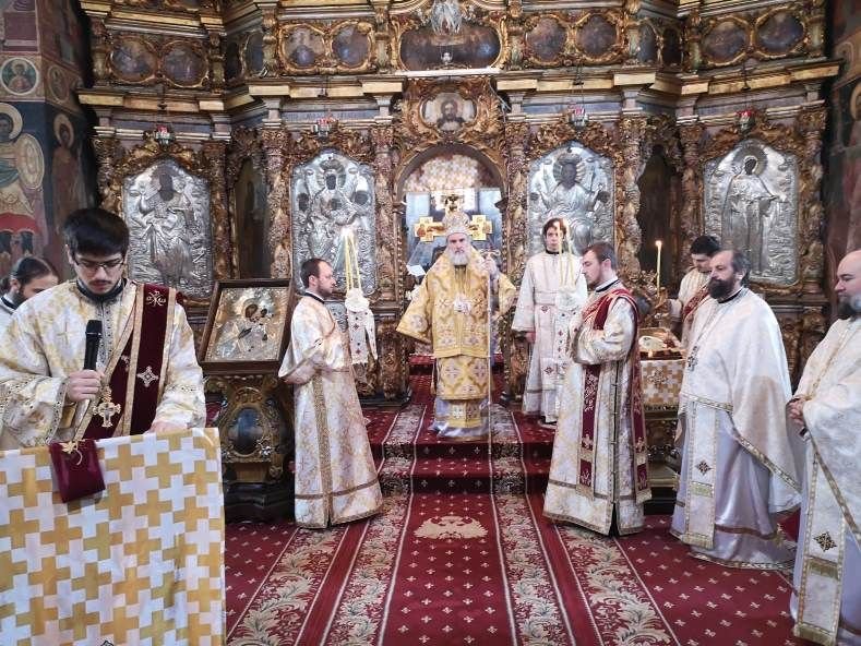Slujbe arhiereşti în două eparhii din Moldova 1
