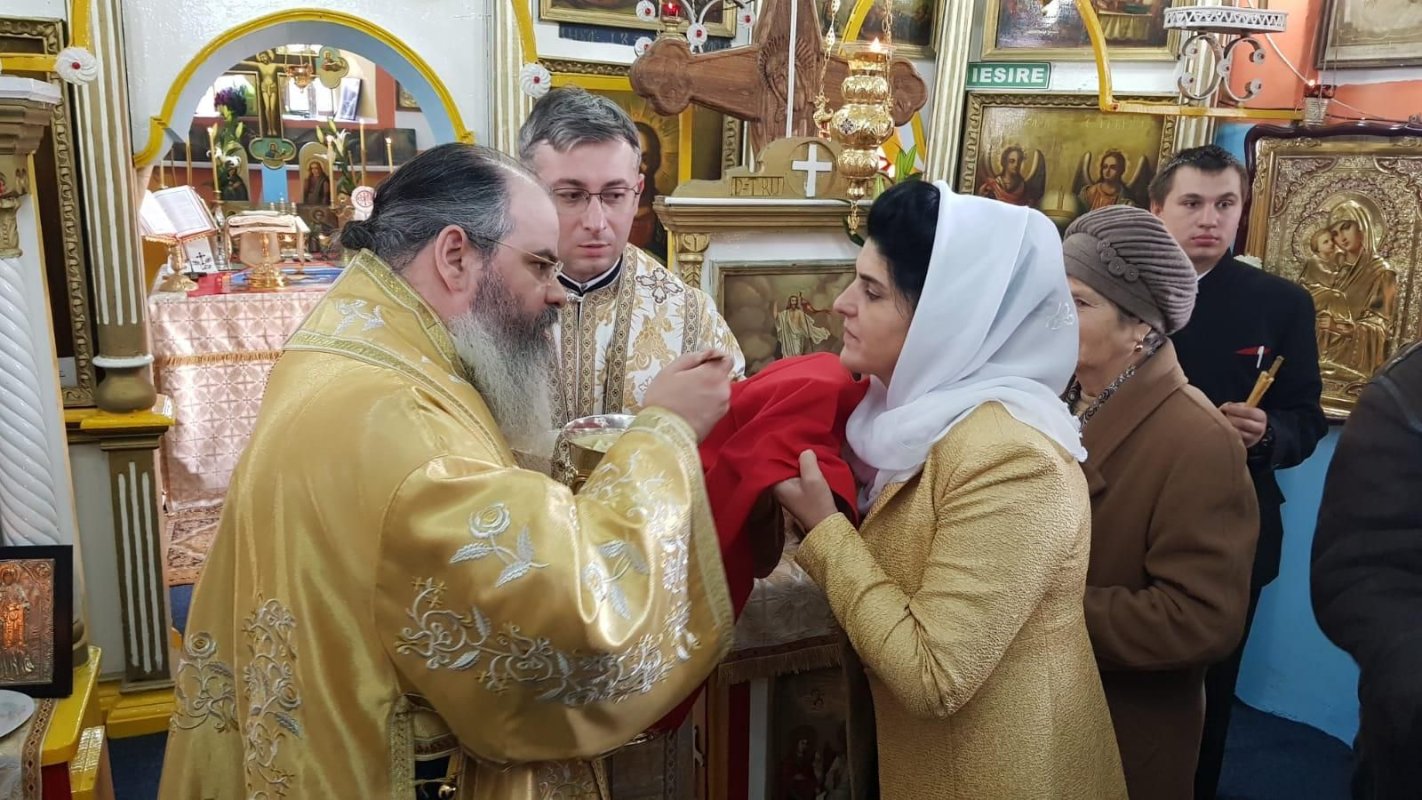 Slujbe arhiereşti în două eparhii din Moldova 4