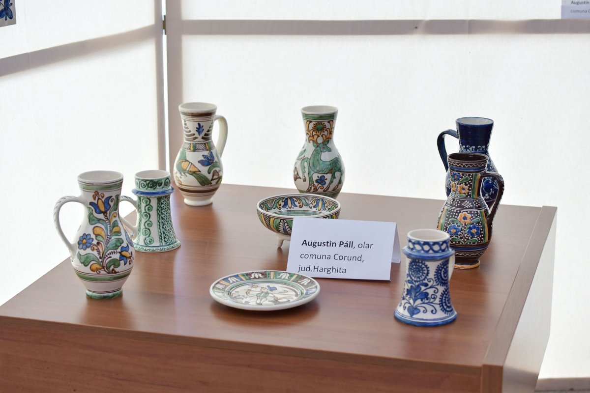 Recunoaştere pentru meşterii şi rapsozii populari 115386