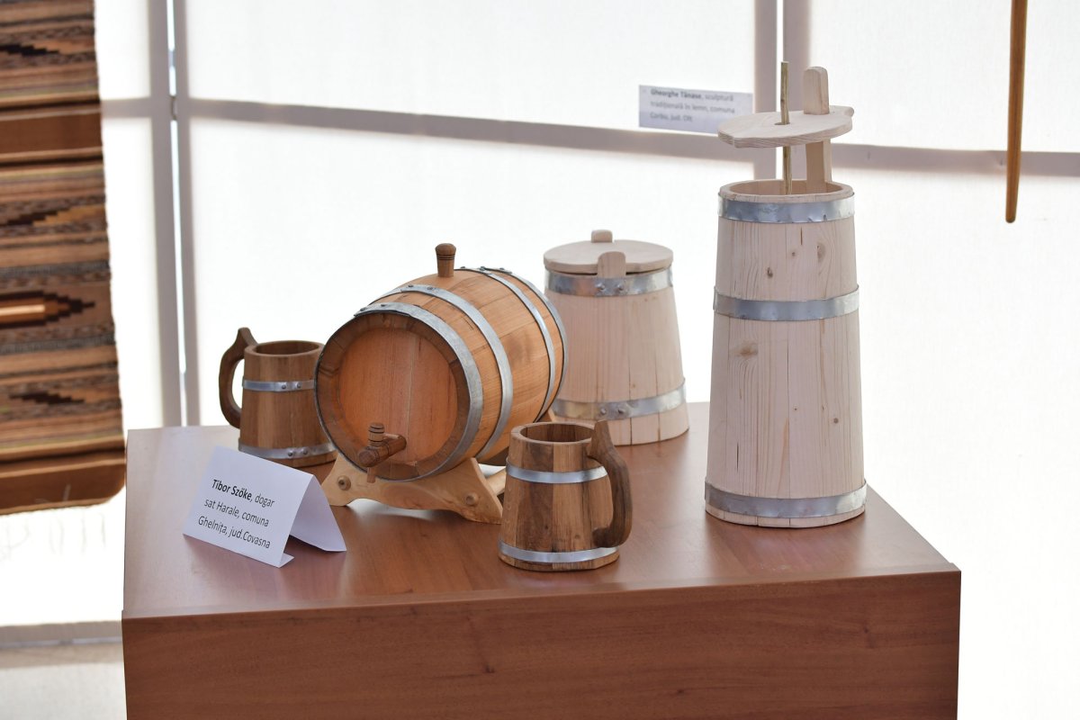 Recunoaştere pentru meşterii şi rapsozii populari 115388