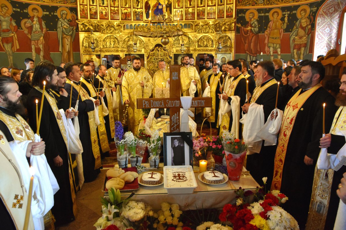 Părintele Costin-Silviu Dinică (1984-2019) - o viață jertfelnică 115326