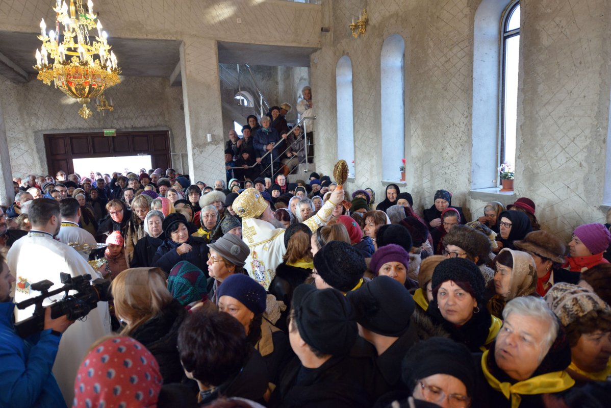 Binecuvântare pentru credincioșii prahoveni 115231