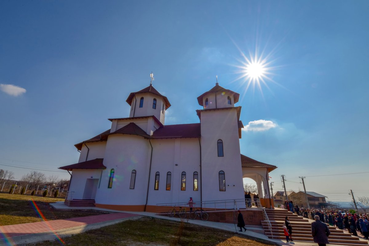 Binecuvântare pentru credincioșii prahoveni 115232