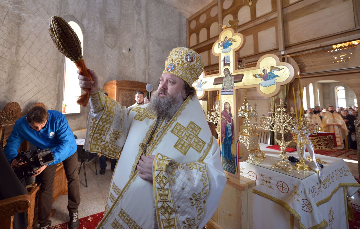 Binecuvântare pentru credincioșii prahoveni 115233