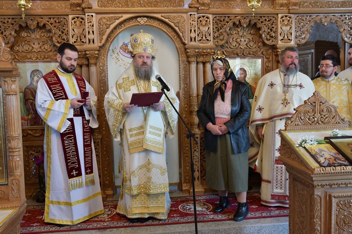 Binecuvântare pentru credincioșii prahoveni 115235