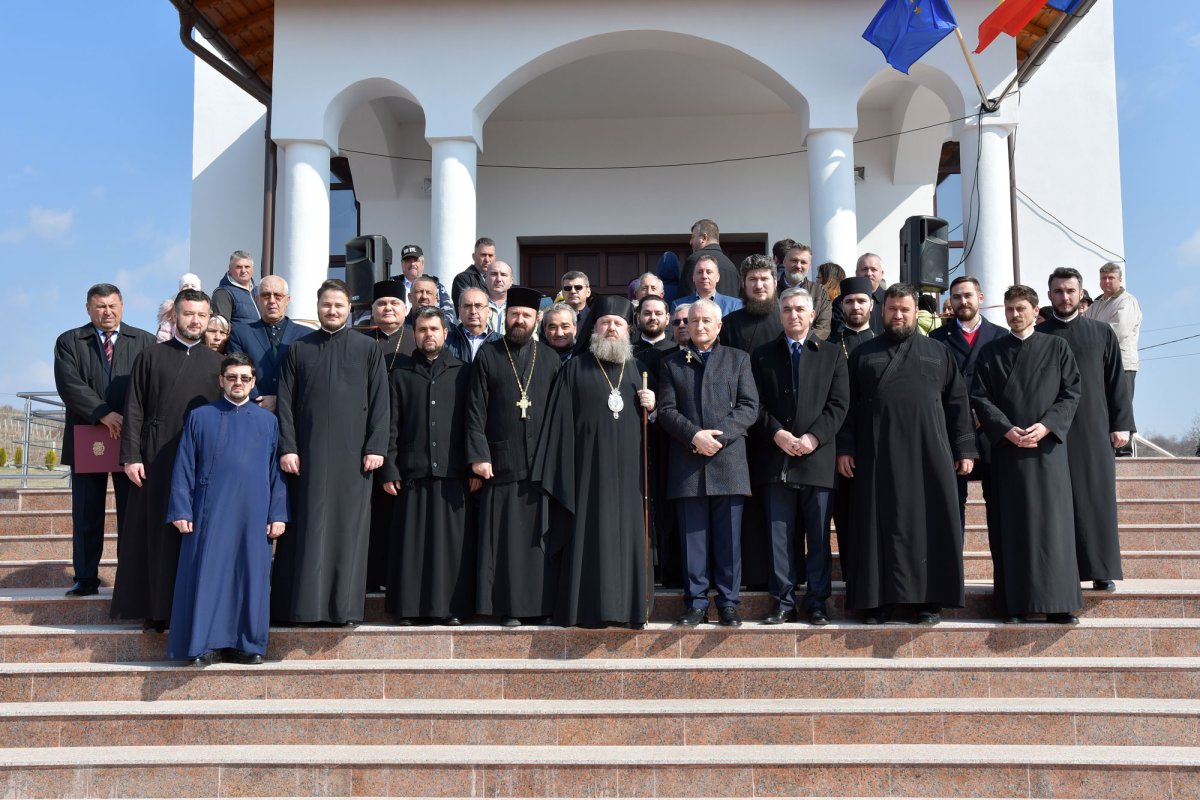 Binecuvântare pentru credincioșii prahoveni 115237