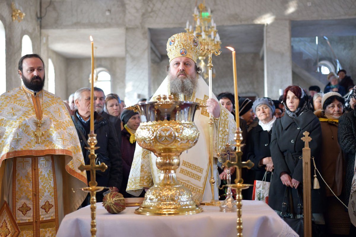 Binecuvântare pentru credincioșii prahoveni 115238