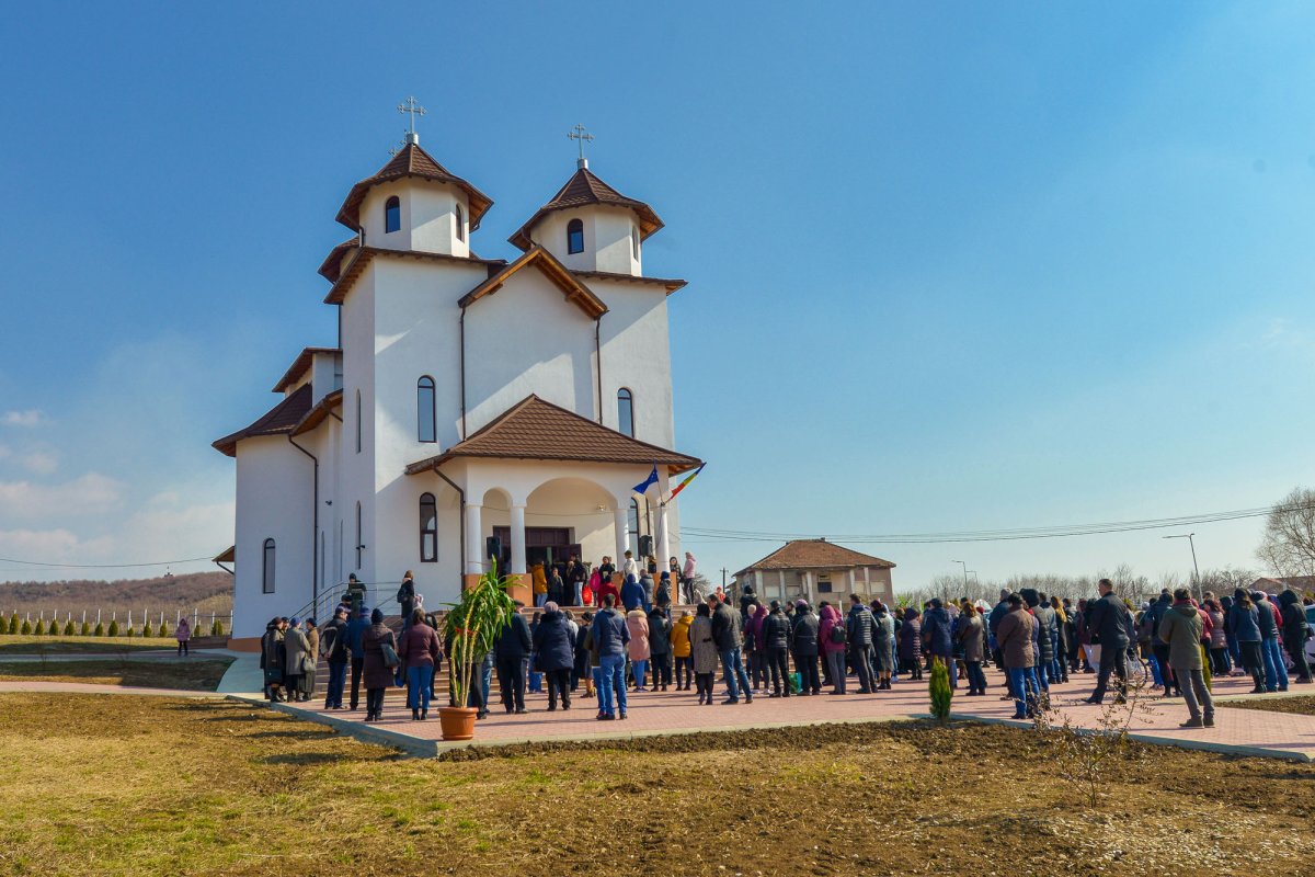 Binecuvântare pentru credincioșii prahoveni 115239