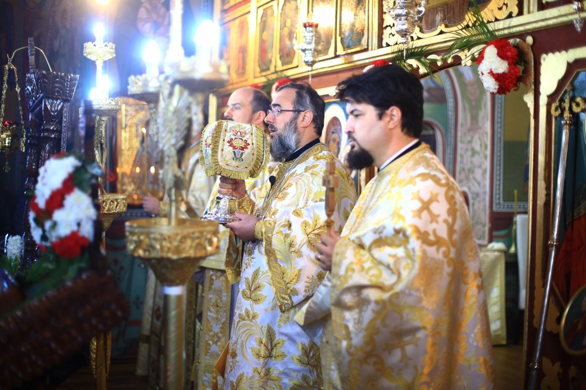 Slujire arhierească în localitatea buzoiană Smeeni 115244