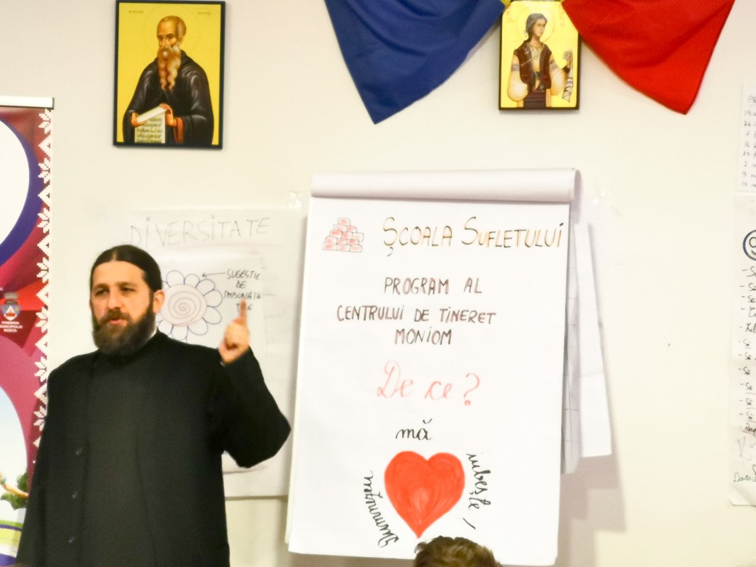 Centrul de tineret Moniom, la ceas aniversar 114979