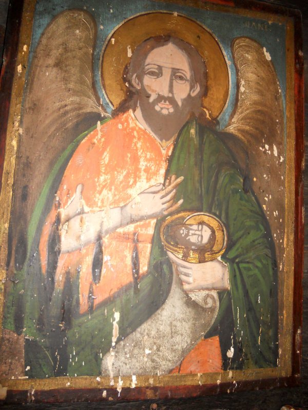 „Biserica robilor” din vechiul sat Decindea 114894