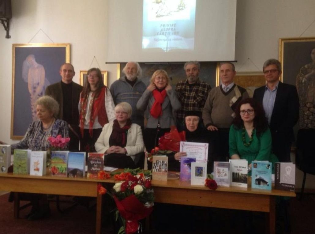 Monahia Elena Simionovici de la Mănăstirea Voroneţ, premiată la Suceava  114884