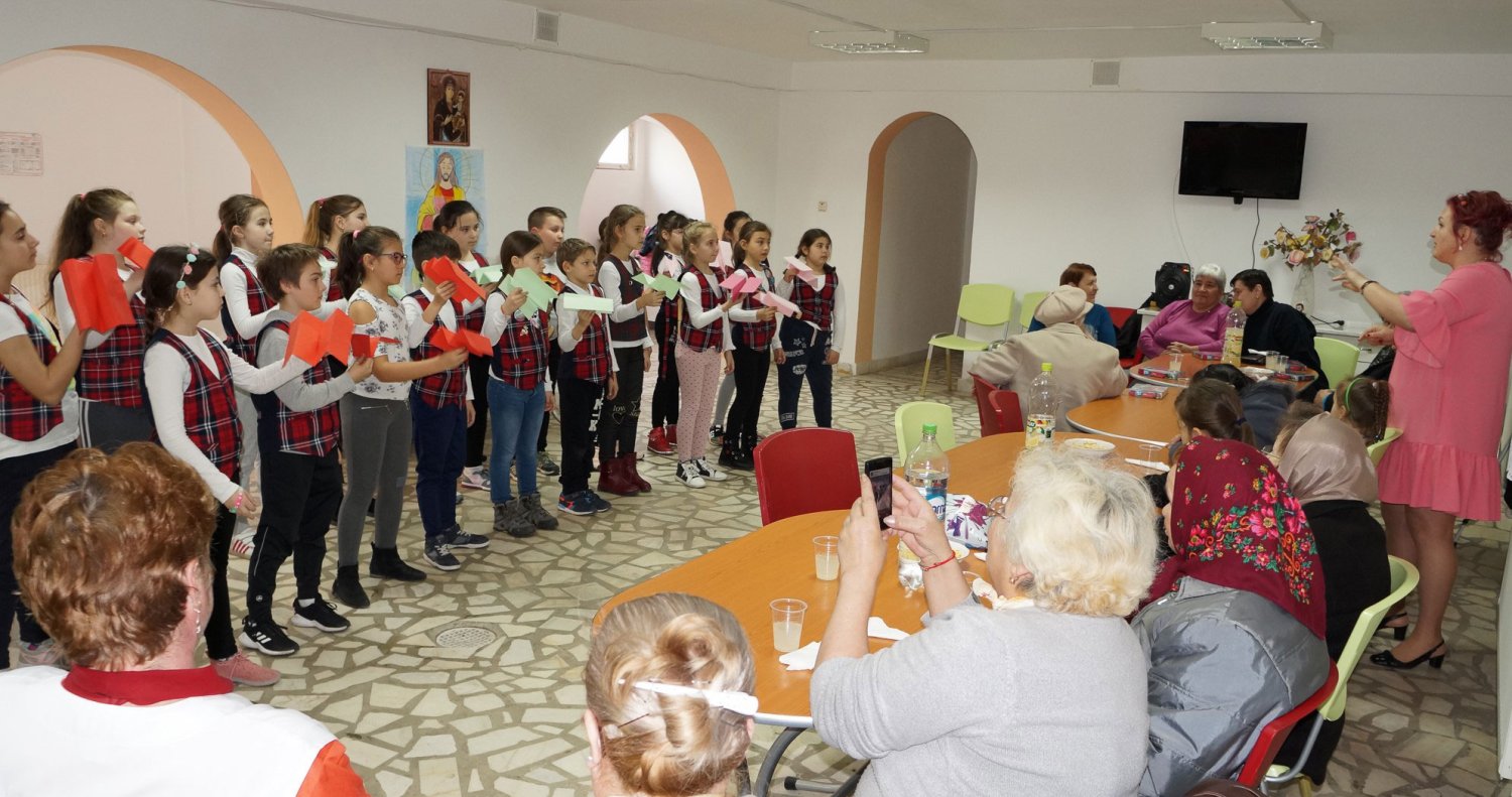 Activitate dedicată vârstnicilor la Deva 114865