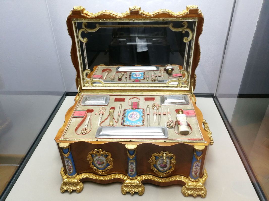 O istorie fascinantă a miresmelor 114757