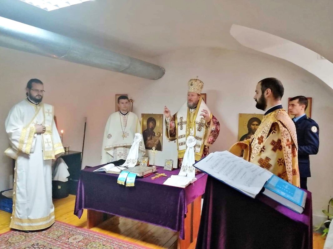 Slujire arhierească la Penitenciarul Arad 114801