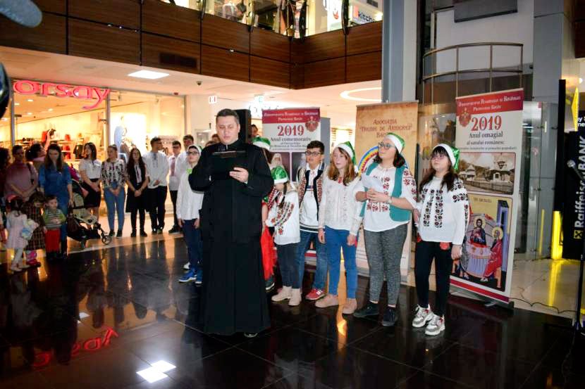 Spectacole caritabile şi daruri pentru femei 114780