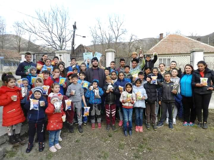 Activități extrașcolare în parohiile Războieni-Cetate și Vama Seacă, Aiud 114701