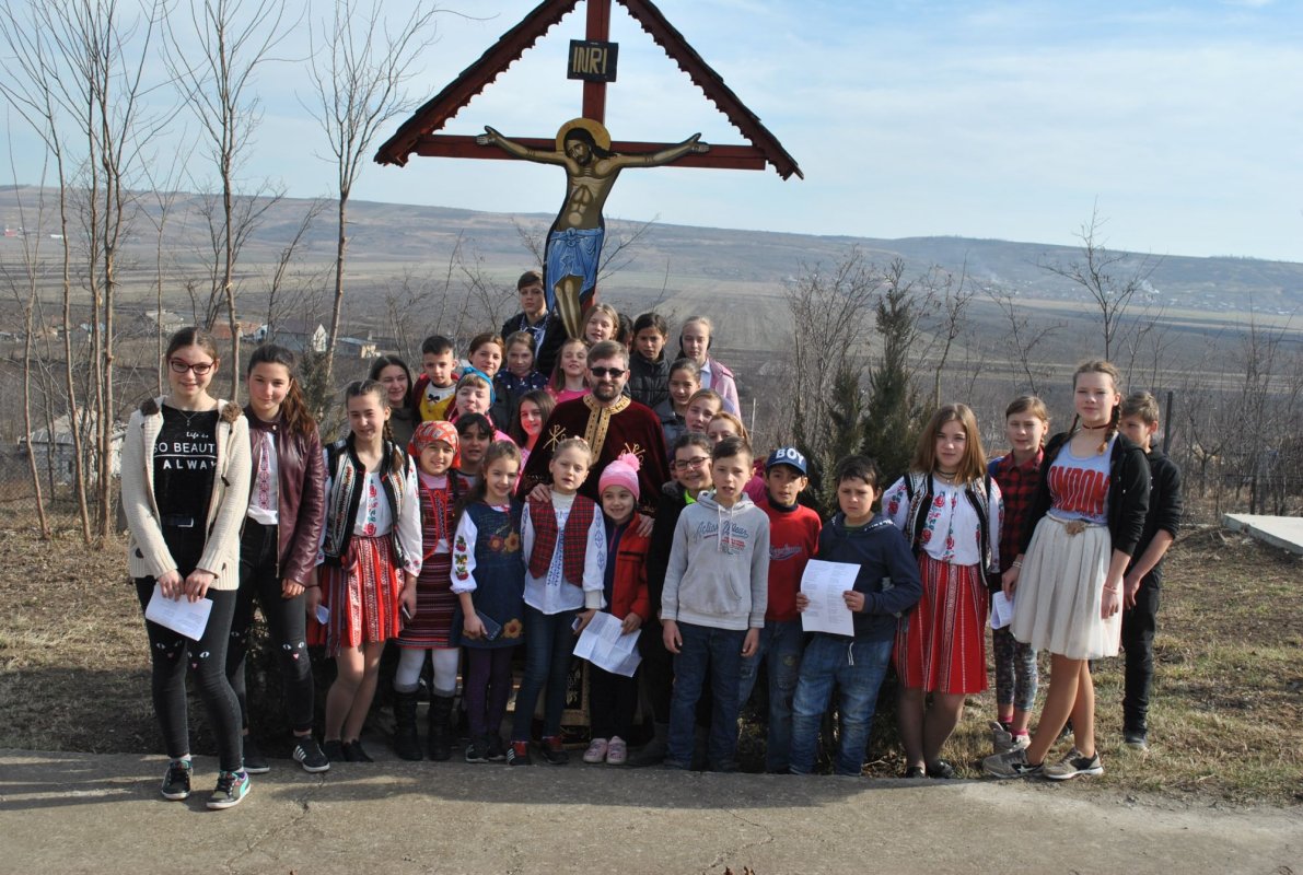 „Hristos: sufletul satului meu” în parohiile Buhăieni şi Drăgăneşti 114655