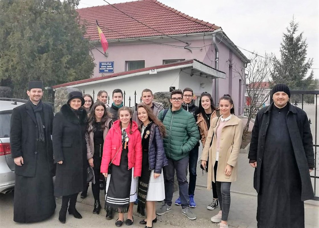 Daruri oferite de voluntari la Spitalul Municipal Sebeș, Alba 114635