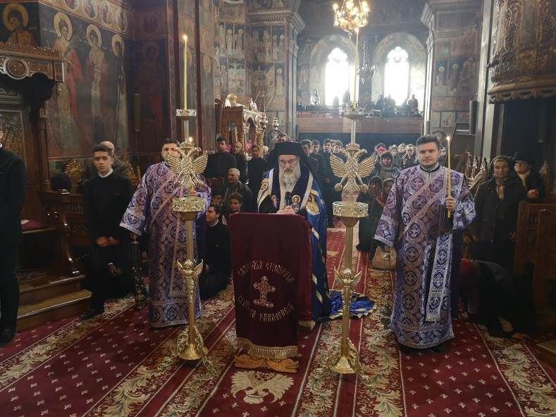 Prima zi a Postului Mare, la Catedrala Arhiepiscopală din Roman 114578