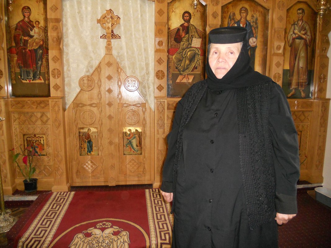 Satul din pustia cu patru locuitori și o mănăstire 114608