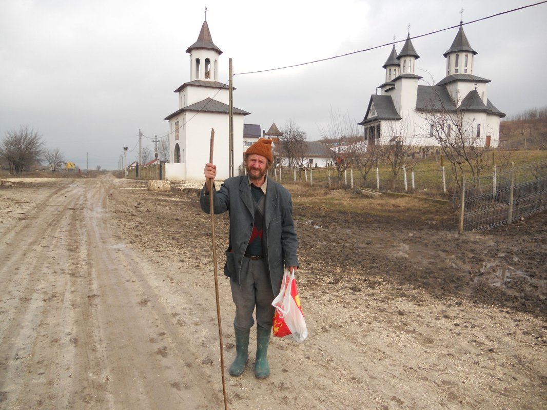 Satul din pustia cu patru locuitori și o mănăstire 114616
