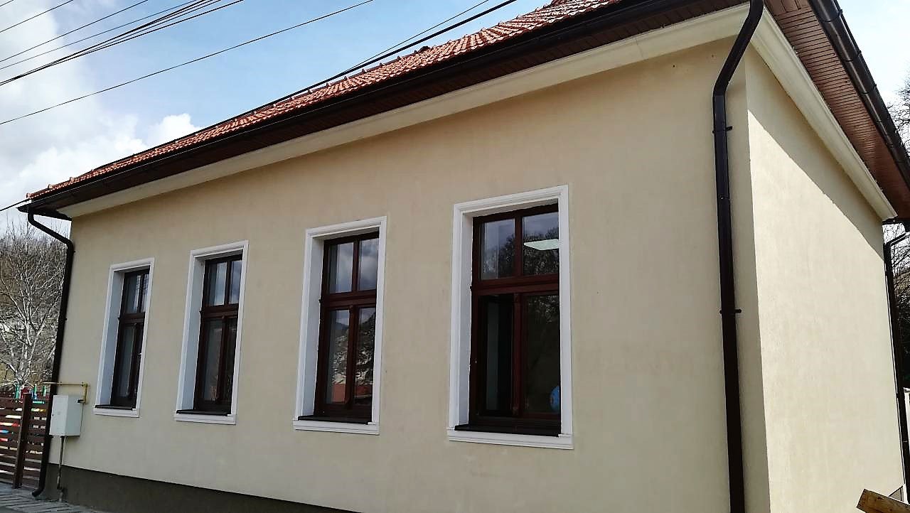 Slujbă de binecuvântare a școlii din Valea Mică, județul Alba 114622