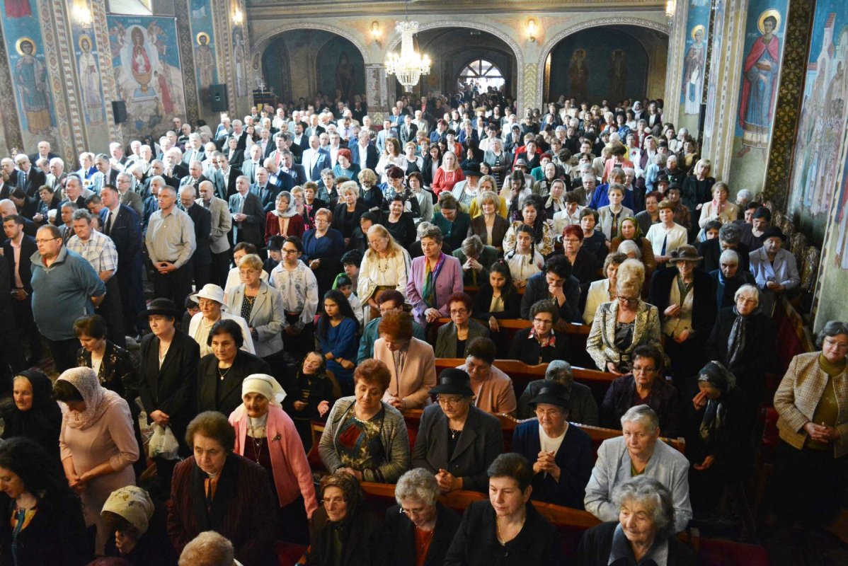 Seri duhovnicești la Biserica „Coroana”, Bistrița 114560