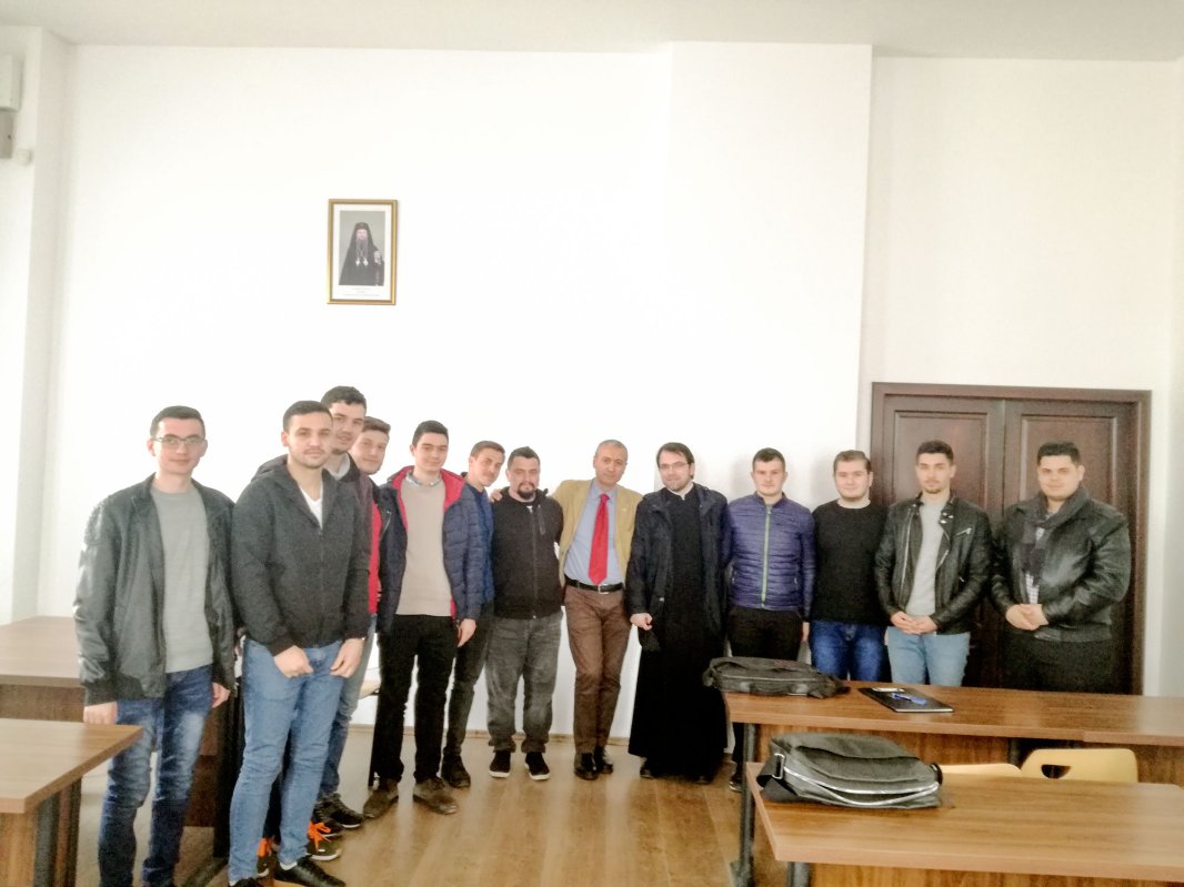 O experienţă atonită, povestită la Craiova 114505