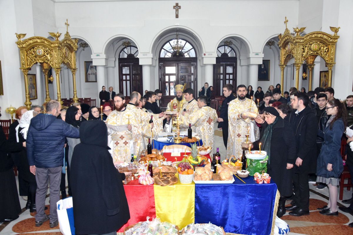 Slujiri arhierești din prima săptămână a Postului Mare 114385