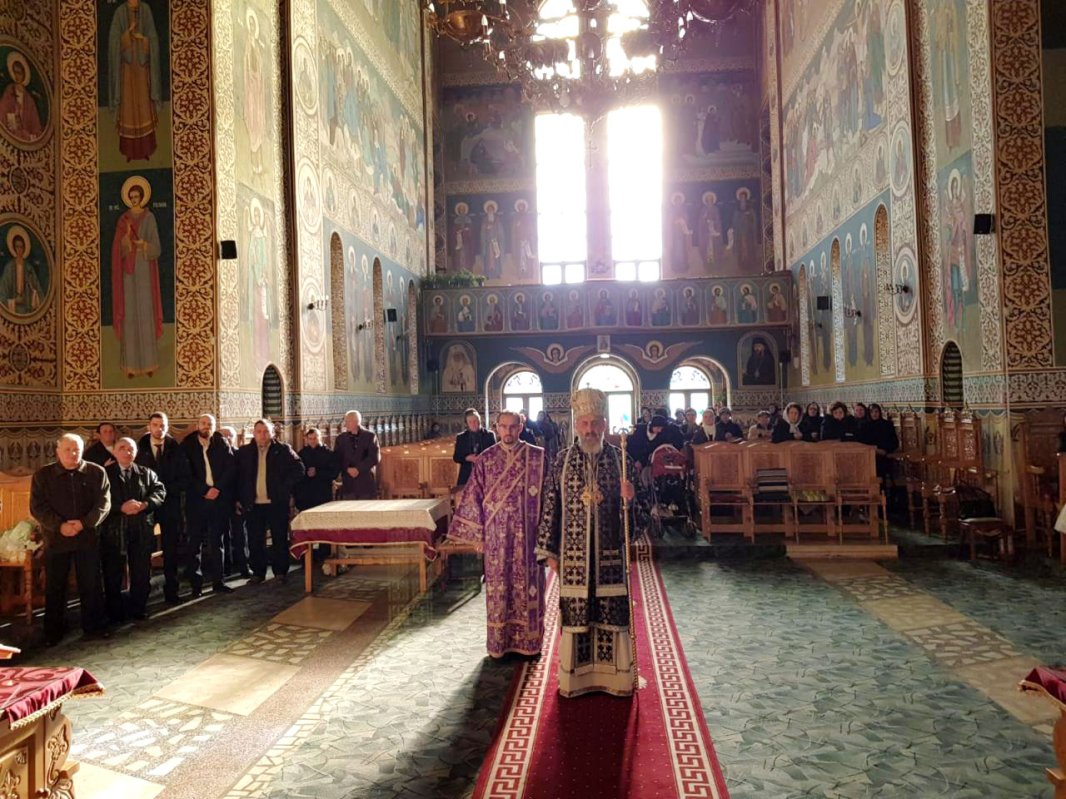 Slujiri arhierești din prima săptămână a Postului Mare 114387