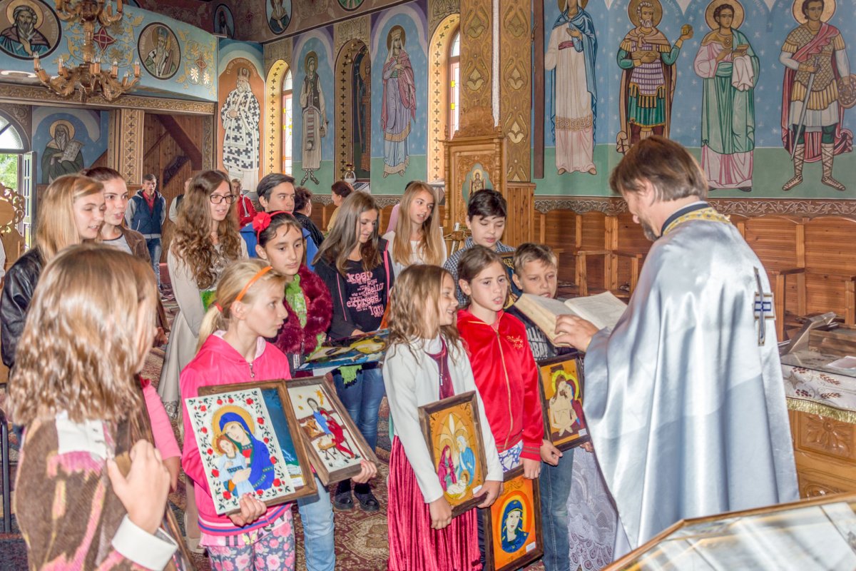 „Copiii vin la biserică acum ca acasă” 114216