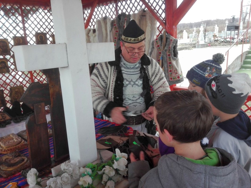 Atelier de artă populară în Parohia Leţcana 114136