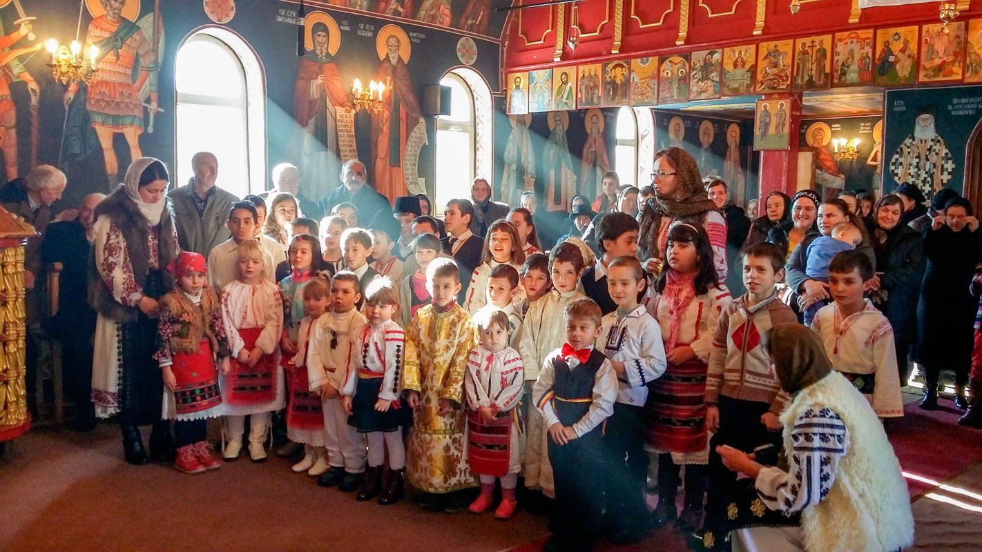 La Sărămaş, copiii învaţă să-şi ajute aproapele 114079