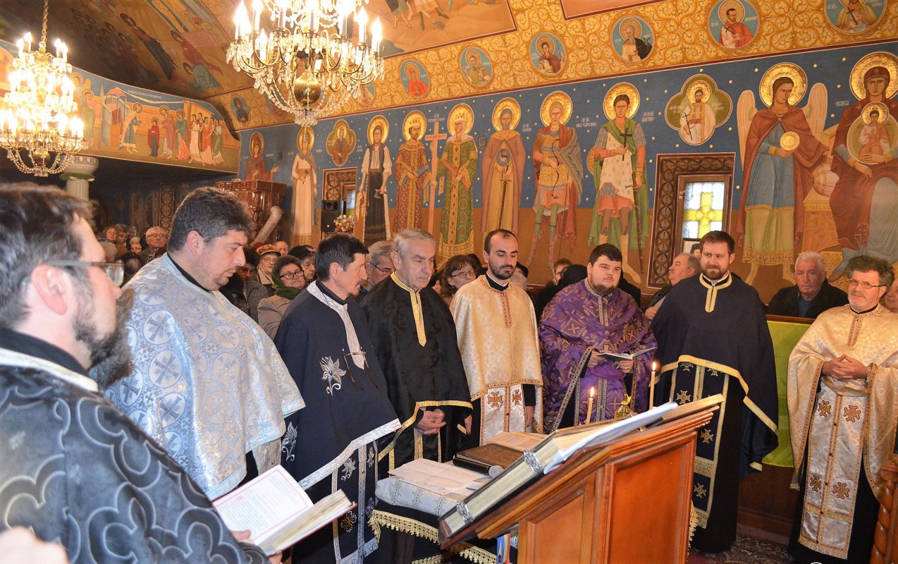 Taina Sfântului Maslu în Parohia Banpotoc, Hunedoara 114119