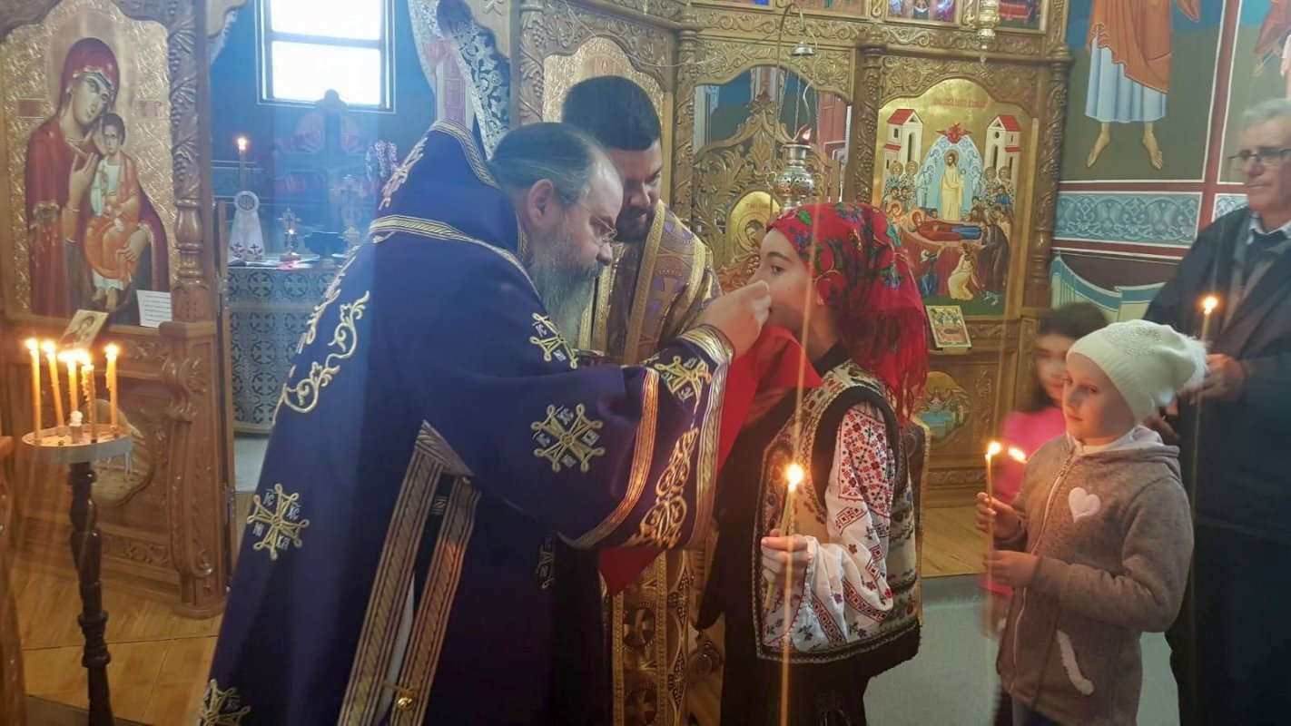 Slujire arhierească la Dodeşti 114018
