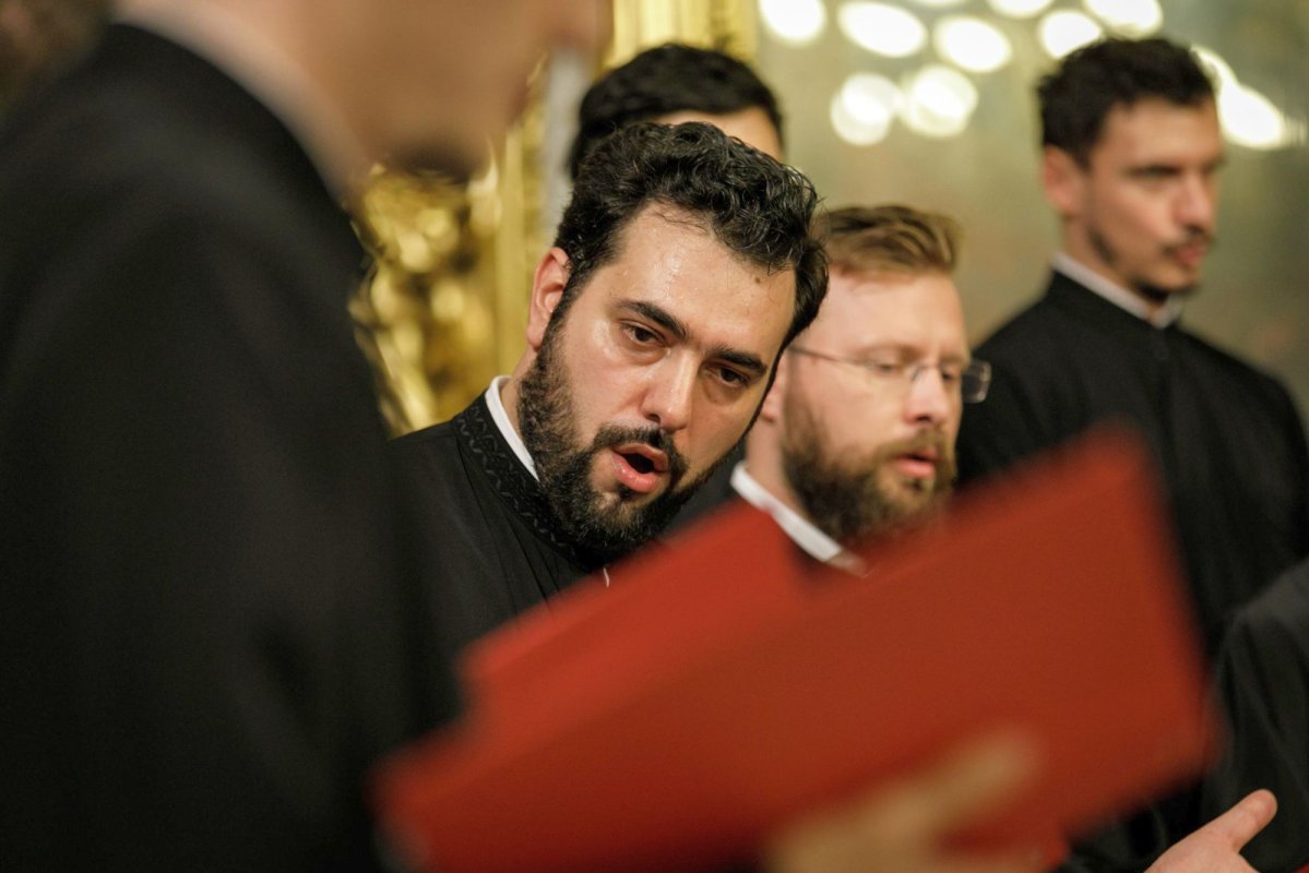 Corul „Byzantion” cântă pentru reabilitarea Institutului de Cardiologie Iaşi 113949