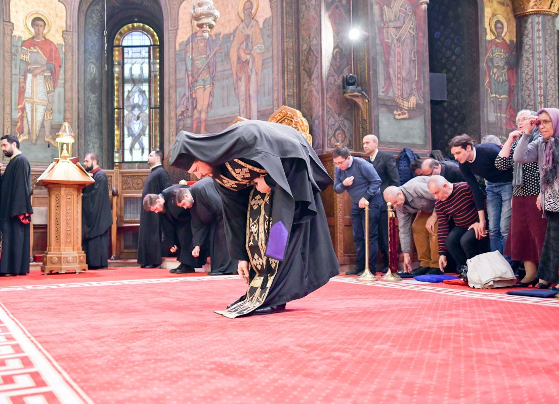 Discreția sfințeniei 113912