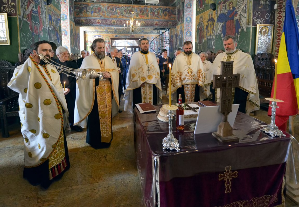 Slujbă de pomenire pentru martirii români din Balcani 113906