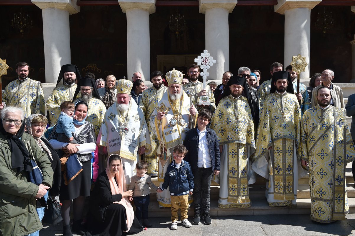 Praznic al bucuriei şi iubirii smerite la Patriarhie 113827