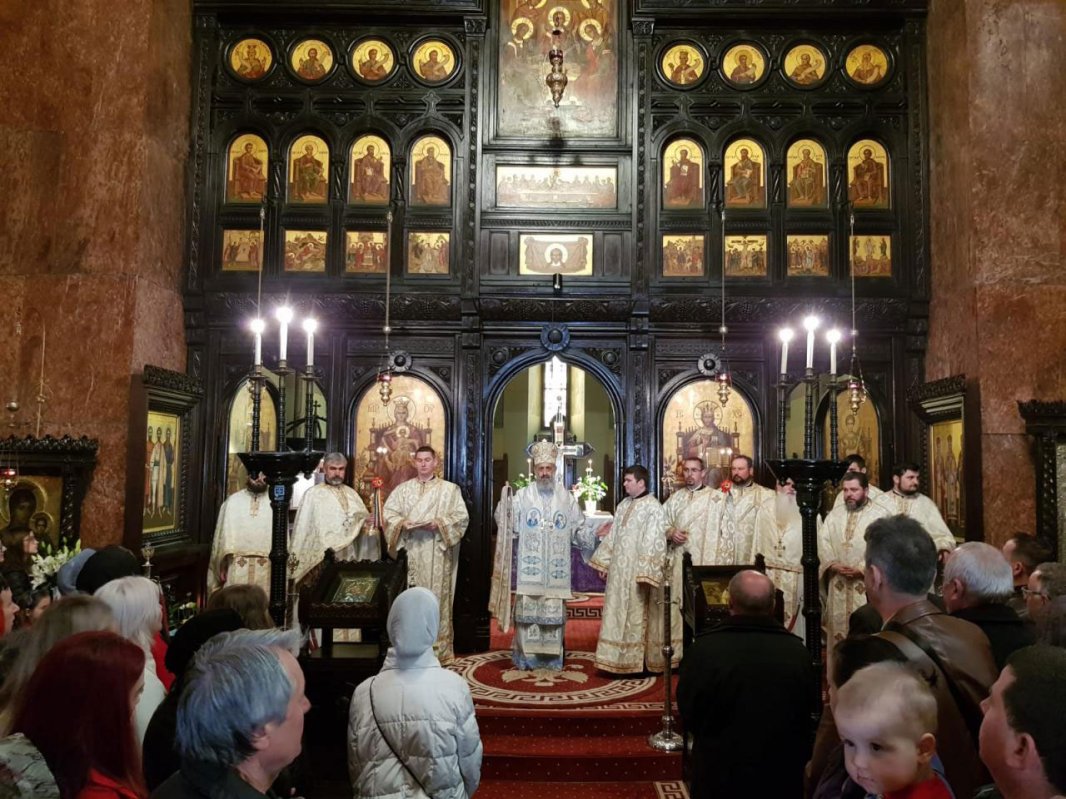 Slujiri arhiereși în Duminica a doua din Postul Sfintelor Paști 113855